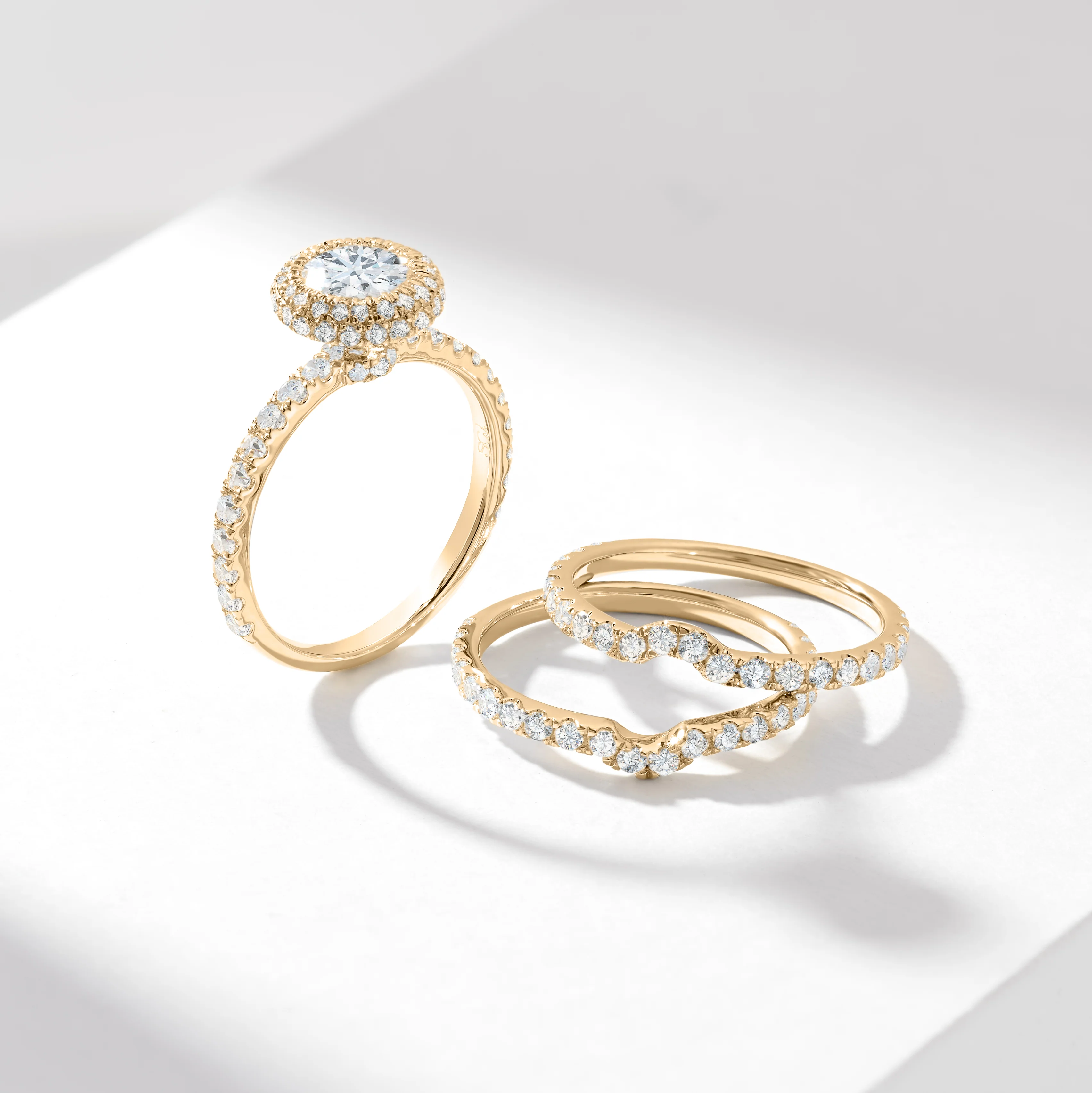 1.0ct Round Brilliant Lab Diamond With Halo And Fine Claw Set Shoulders Bridal Set 2.35tdw - Image 2