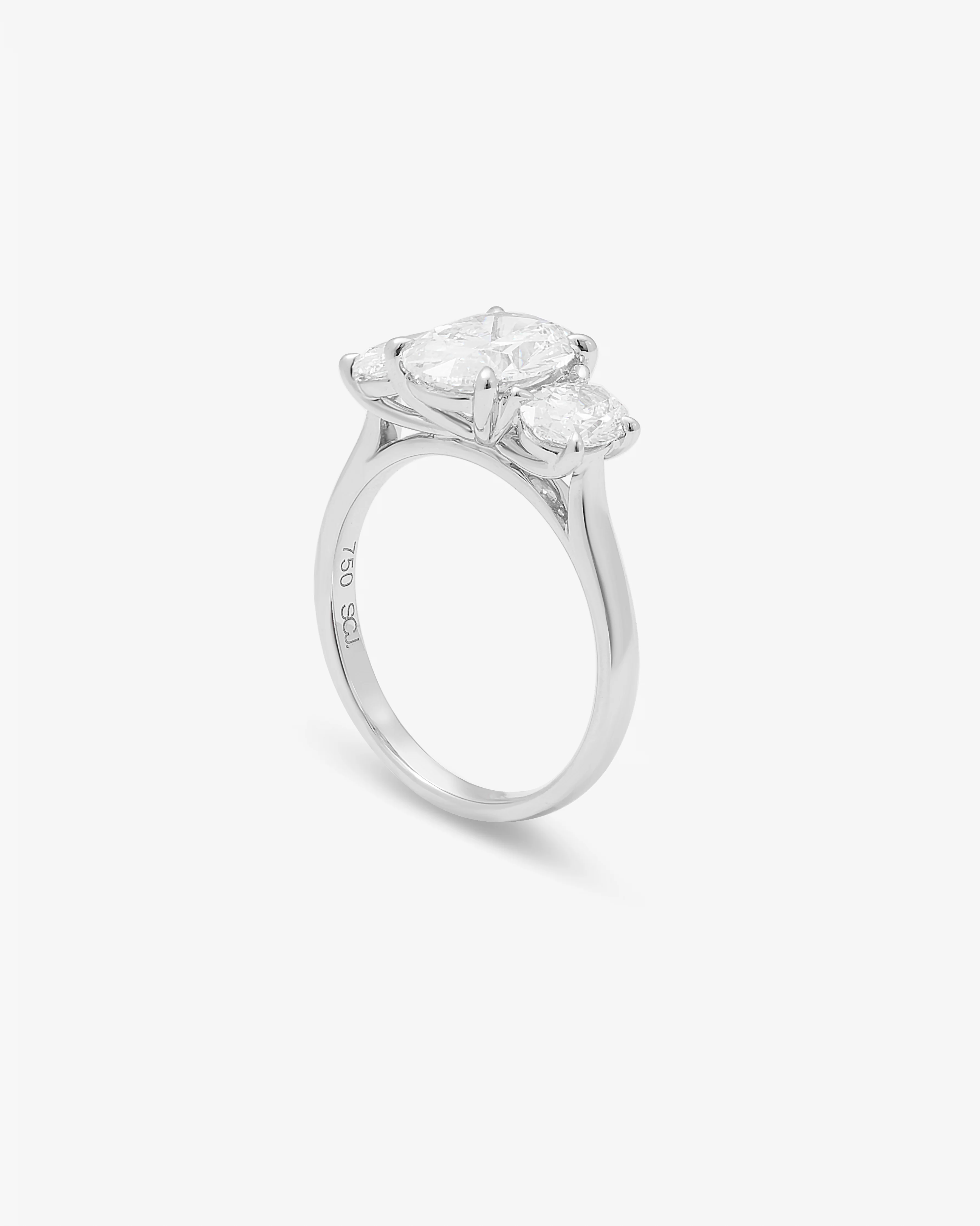 18K White Gold 2ct Oval Lab Diamond Centre Trilogy Ring - Image 3