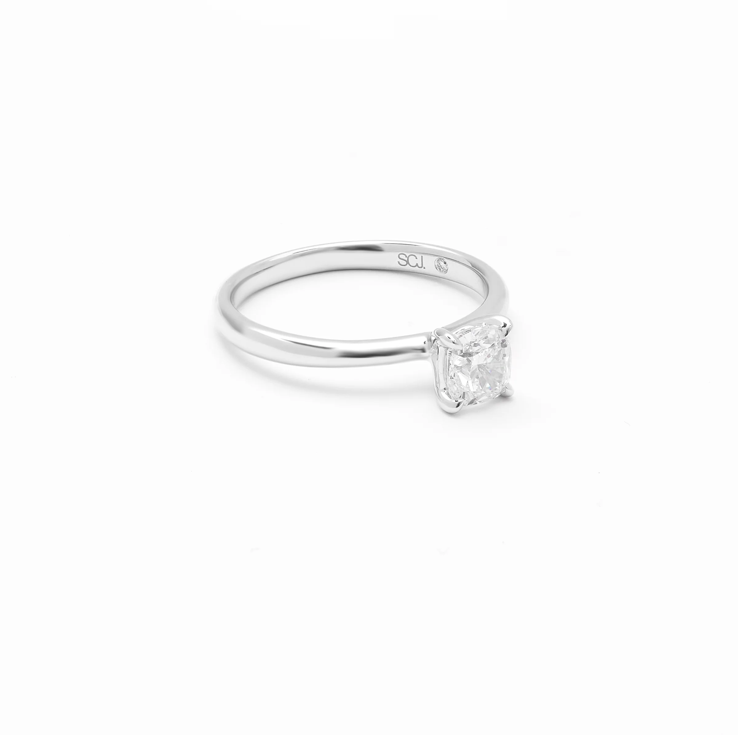 18K White Gold Cushion Diamond Solitaire Engagement Ring 0.75ct - Image 2
