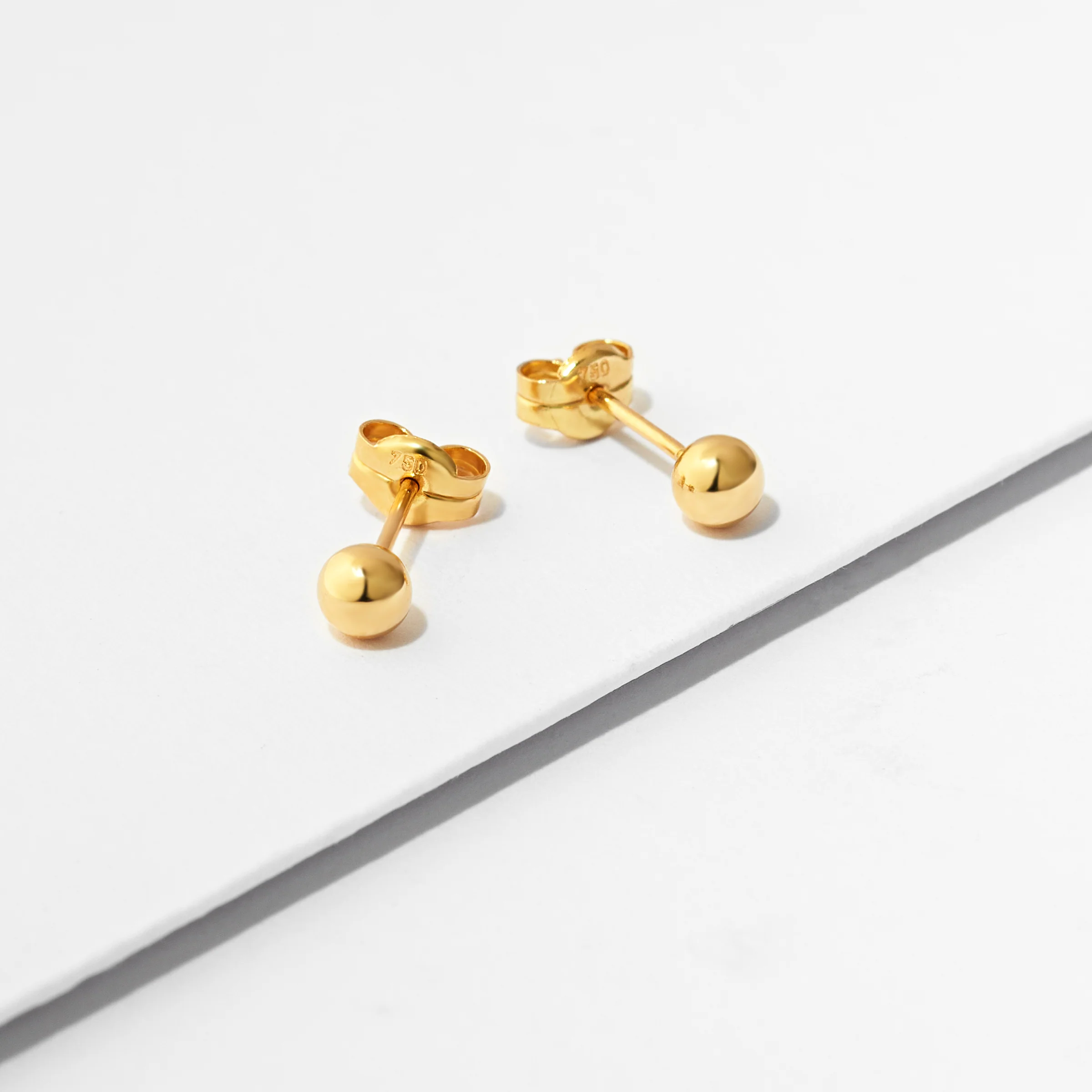 18K Yellow Gold Ball Stud Earrings