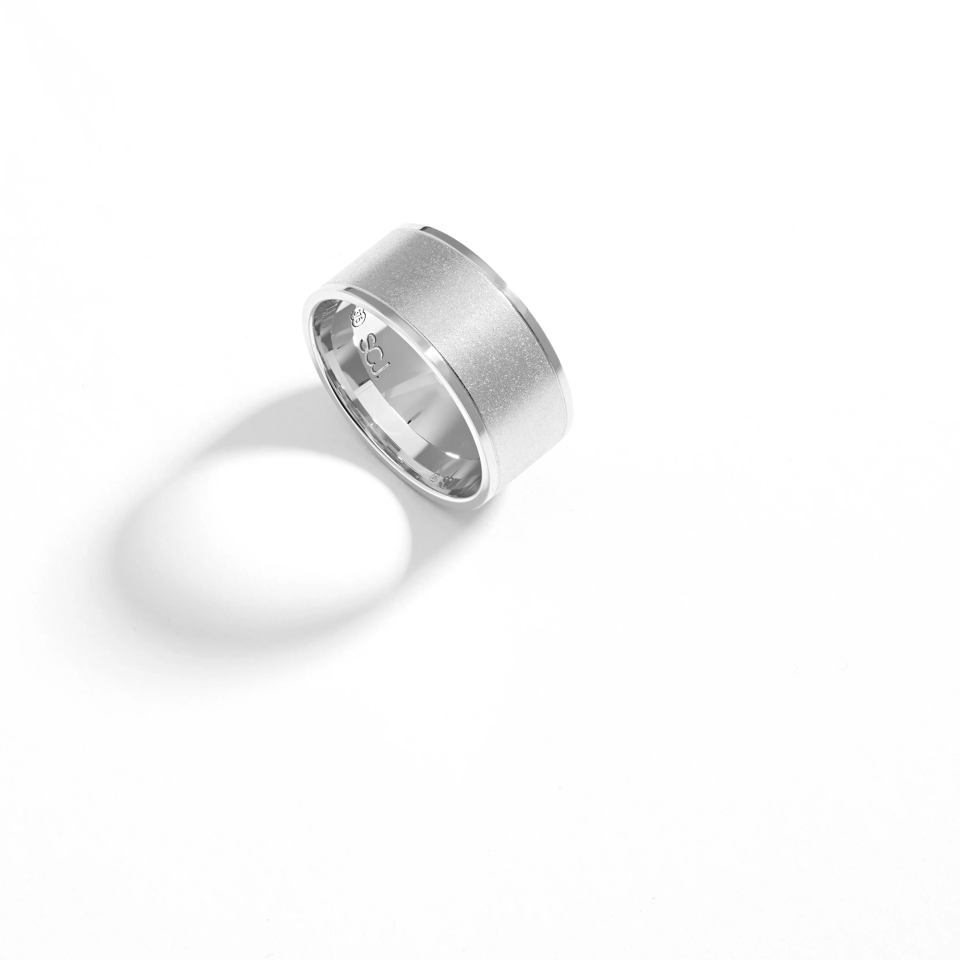 9K White Gold Matte Finish Centre and Polished Edge Band Ring 10mm - Image 2