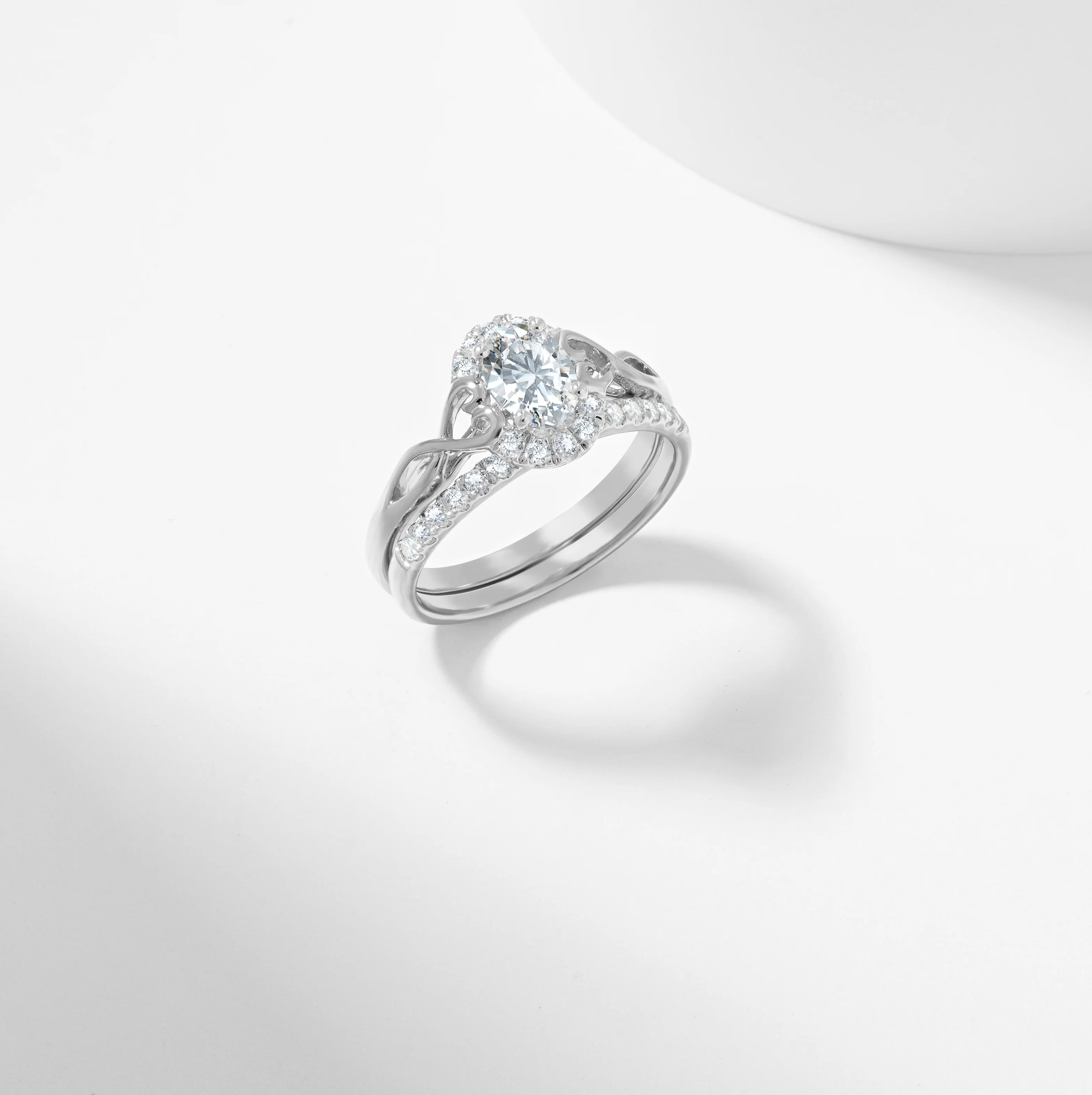 Oval Lab Grown Diamond Bridal Set 1.1tdw - Image 5