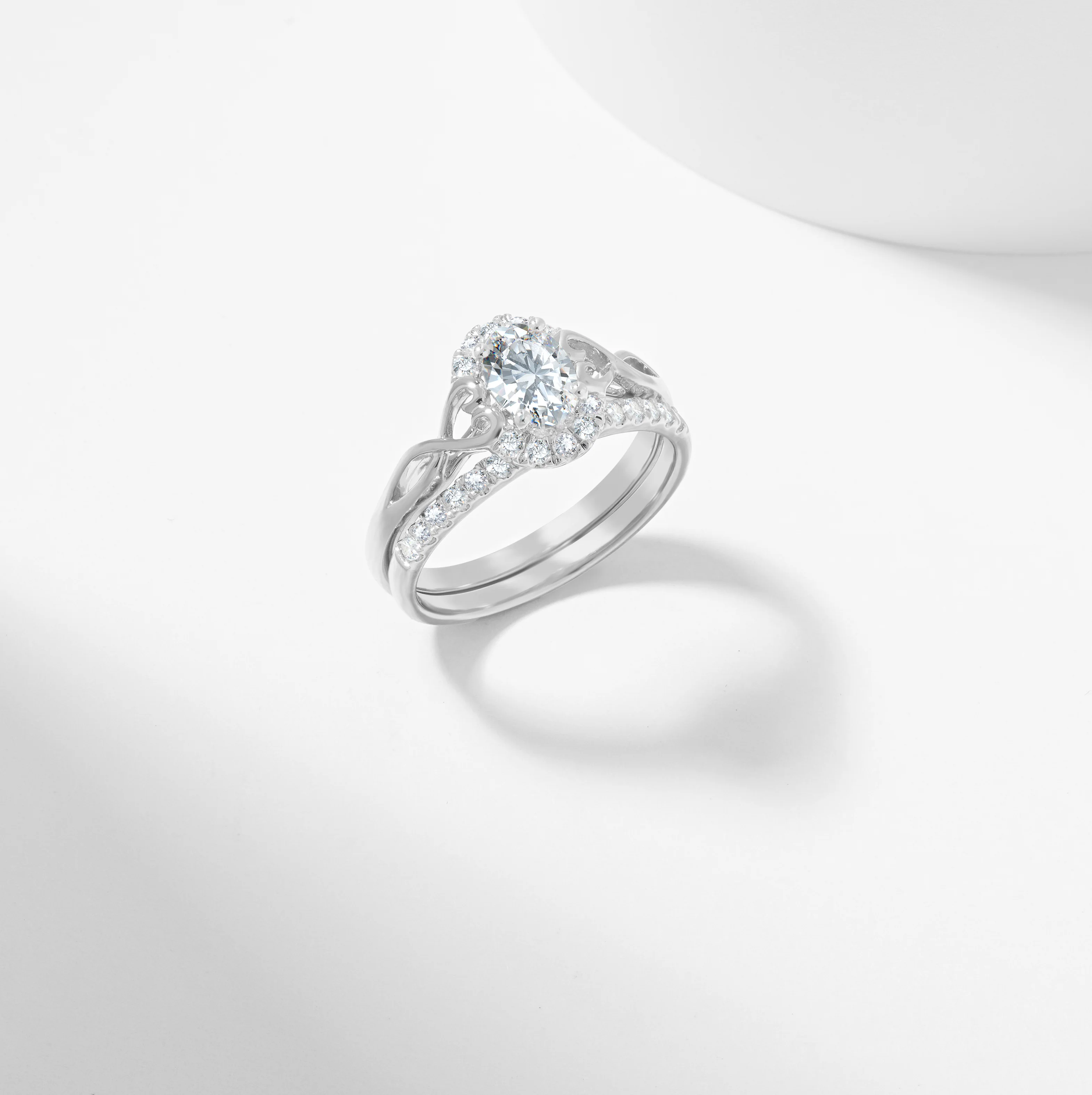 Oval Lab Grown Diamond Bridal Set 1.1tdw - Image 3