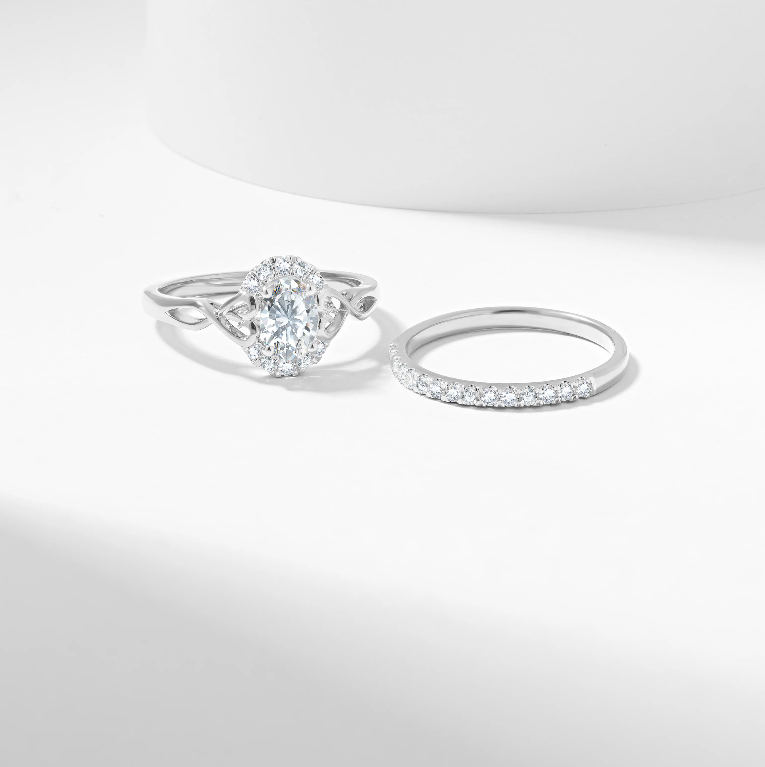 Oval Lab Grown Diamond Bridal Set 1.1tdw - Image 9