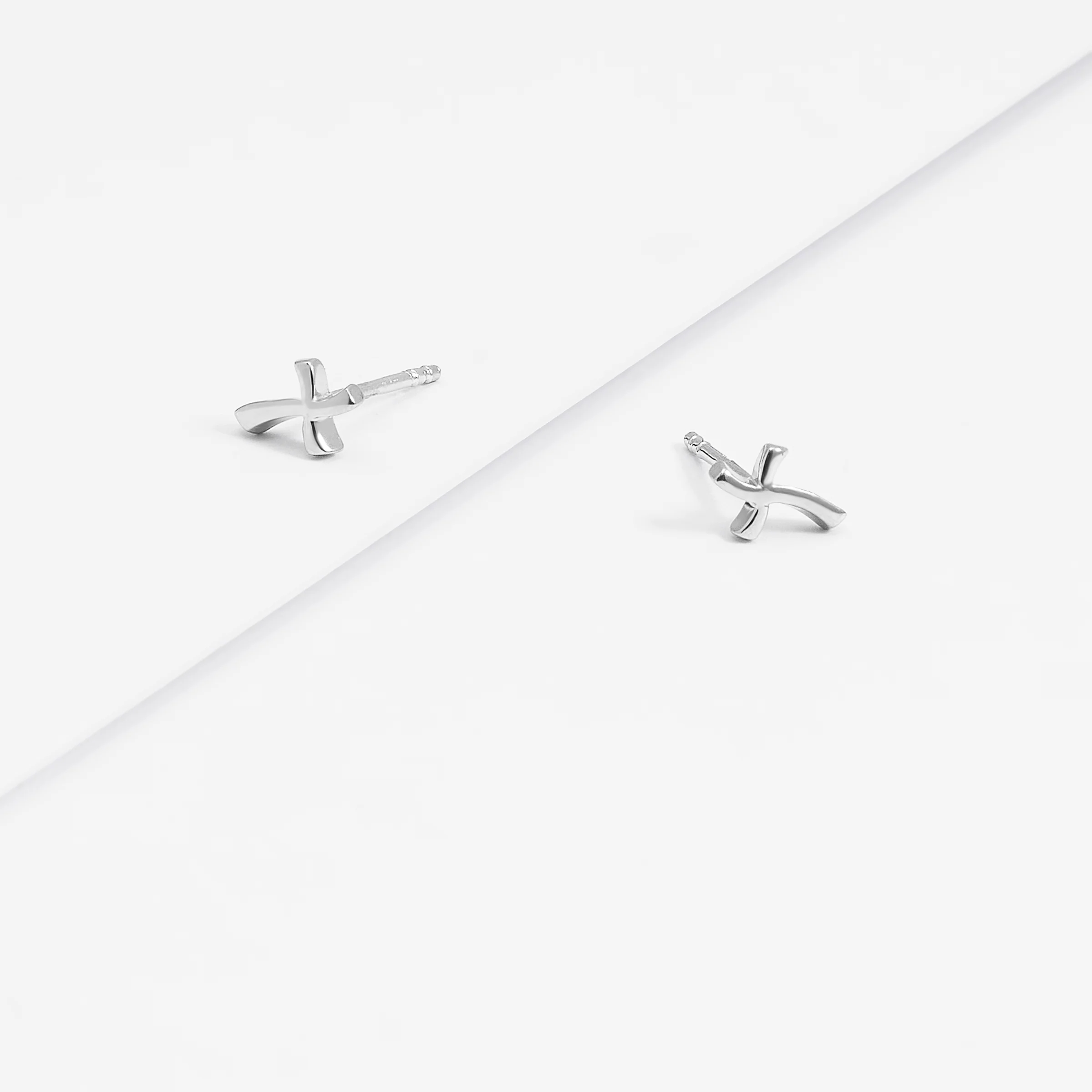 Sterling Silver Plain Wavy Cross Stud Earrings